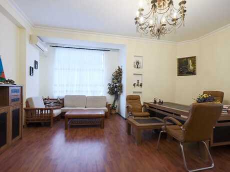 Obyekt - Elmlər Akademiyası m. - 200 m²