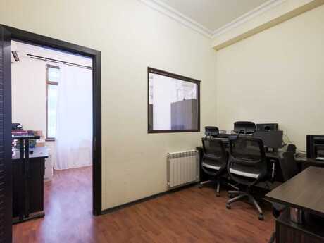 Obyekt - Elmlər Akademiyası m. - 200 m²