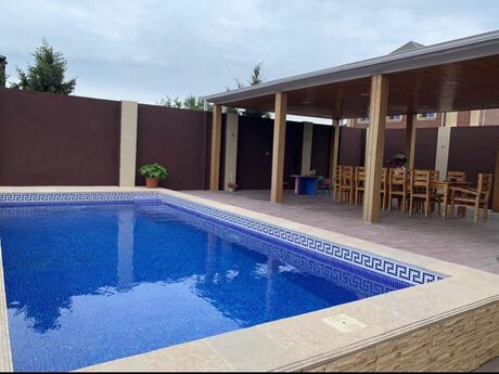 5 otaqlı həyət evi/bağ evi - Mərdəkan q. - 290 m²