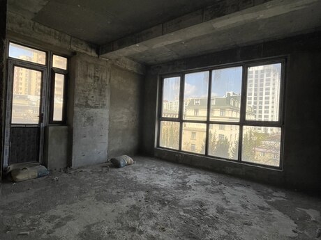 4 otaqlı yeni tikili - 28 May m. - 173 m²
