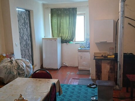 2 otaqlı həyət evi/bağ evi - Elmlər Akademiyası m. - 50 m²