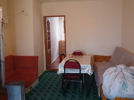 2 otaqlı həyət evi/bağ evi - Elmlər Akademiyası m. - 50 m²