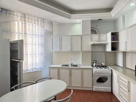 2 otaqlı yeni tikili - Elmlər Akademiyası m. - 100 m²