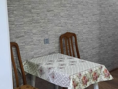 1 otaqlı köhnə tikili - Yeni Günəşli q. - 45 m²