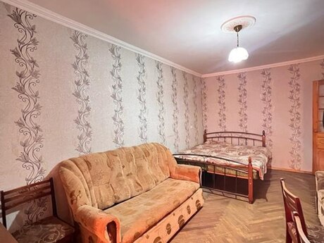 2 otaqlı köhnə tikili - Elmlər Akademiyası m. - 40 m²