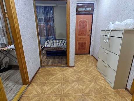 4 otaqlı həyət evi/bağ evi - Azadlıq Prospekti m. - 80 m²