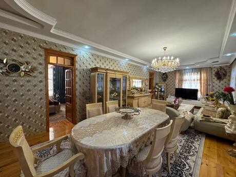 7 otaqlı həyət evi/bağ evi - Buzovna q. - 300 m²
