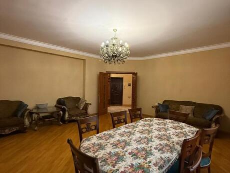 4 otaqlı yeni tikili - Nəsimi r. - 200 m²