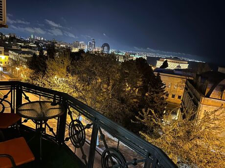 3 otaqlı köhnə tikili - İçəri Şəhər m. - 70 m²