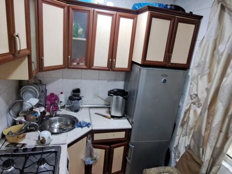 1 otaqlı köhnə tikili - Memar Əcəmi m. - 40 m²
