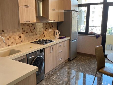 3 otaqlı yeni tikili - İnşaatçılar m. - 100 m²
