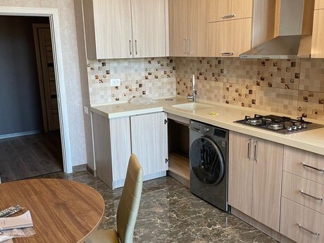 3 otaqlı yeni tikili - İnşaatçılar m. - 100 m²