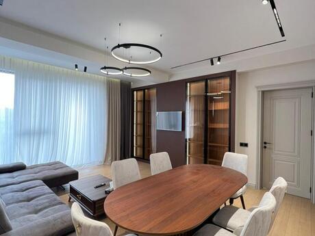 2-комн. новостройка - м. 20 января - 77 м²
