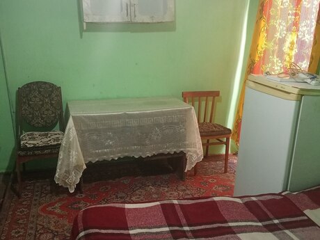 1 otaqlı həyət evi/bağ evi - Köhnə Günəşli q. - 30 m²