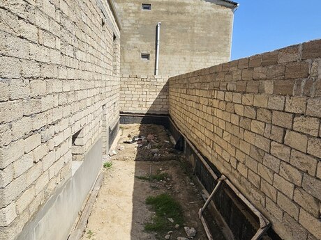 8 otaqlı həyət evi/bağ evi - Dədə Qorqud q. - 260 m²