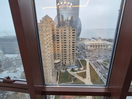 4 otaqlı yeni tikili - Sahil m. - 200 m²