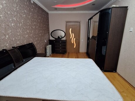 2 otaqlı köhnə tikili - 8-ci mikrorayon q. - 70 m²