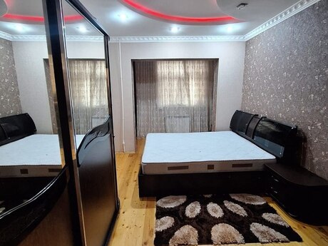 2 otaqlı köhnə tikili - 8-ci mikrorayon q. - 70 m²