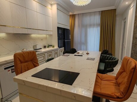 4 otaqlı yeni tikili - Nizami m. - 190 m²