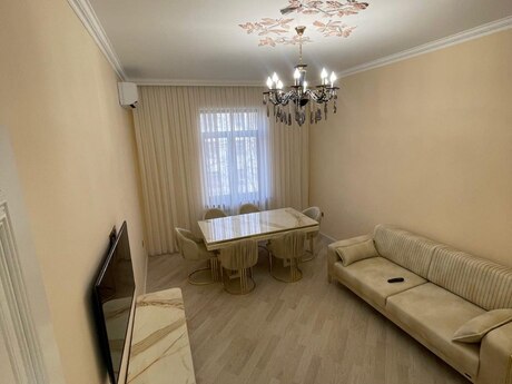 3 otaqlı köhnə tikili - 28 May m. - 81 m²