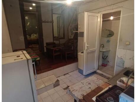 2 otaqlı köhnə tikili - 28 May m. - 24 m²
