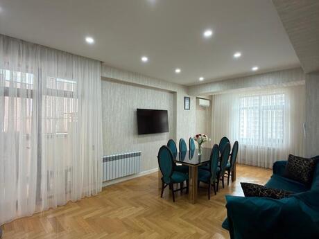 5 otaqlı yeni tikili - Nəsimi r. - 200 m²