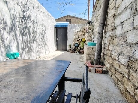 2 otaqlı həyət evi/bağ evi - Yeni Suraxanı q. - 42 m²