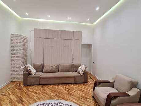 1 otaqlı köhnə tikili - Sahil m. - 50 m²