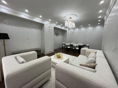 3 otaqlı yeni tikili - 8 Noyabr m. - 145 m²