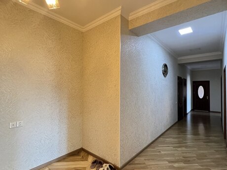 4-комн. новостройка - м. Иншаатчылар - 141 м²