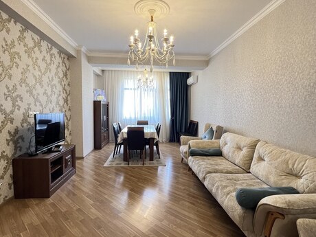 4-комн. новостройка - м. Иншаатчылар - 141 м²
