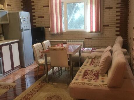 1 otaqlı köhnə tikili - Nəsimi r. - 55 m²