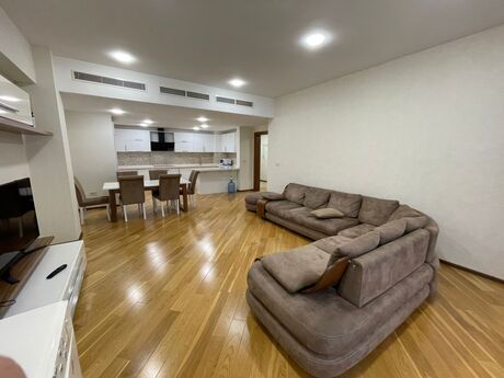 4 otaqlı yeni tikili - 28 May m. - 200 m²