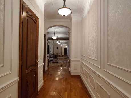 4 otaqlı yeni tikili - 28 May m. - 200 m²