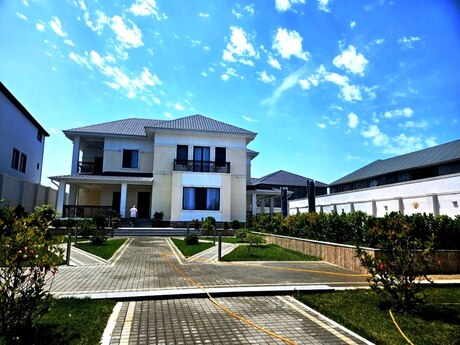 6 otaqlı həyət evi/bağ evi - Mərdəkan q. - 350 m²
