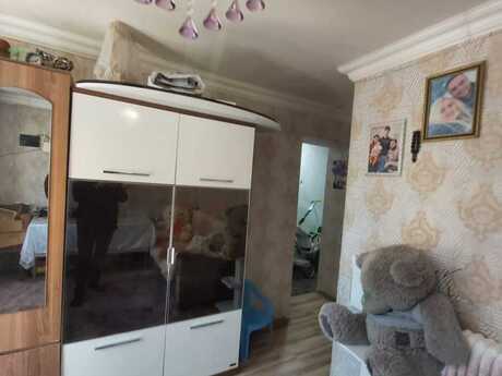 1 otaqlı həyət evi/bağ evi - 9-cu mikrorayon q. - 40 m²