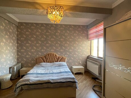 4 otaqlı yeni tikili - İnşaatçılar m. - 142 m²