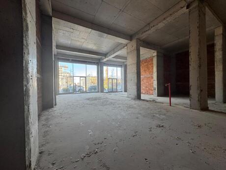 Obyekt - Ağ şəhər q. - 250 m²