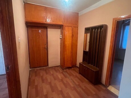 5 otaqlı köhnə tikili - Yeni Günəşli q. - 107 m²