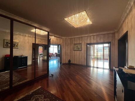 4 otaqlı yeni tikili - 28 May m. - 220 m²