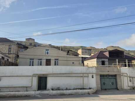 7 otaqlı həyət evi/bağ evi - Lökbatan q. - 134 m²