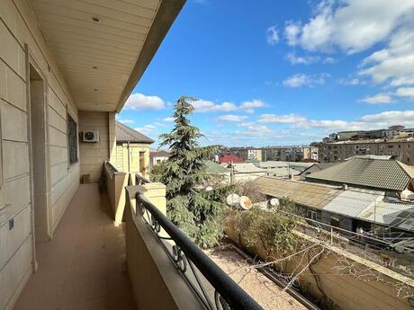 8 otaqlı həyət evi/bağ evi - Binəqədi r. - 305 m²