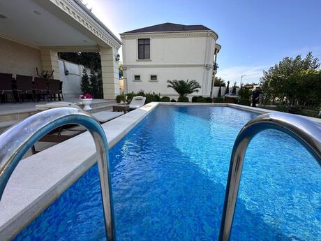 6 otaqlı həyət evi/bağ evi - Dübəndi q. - 250 m²