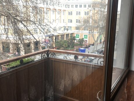 3 otaqlı köhnə tikili - Sahil m. - 110 m²