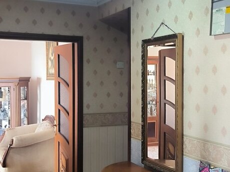 4 otaqlı köhnə tikili - 28 May m. - 95 m²