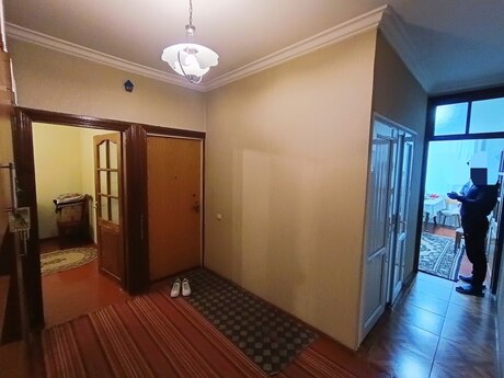 4 otaqlı köhnə tikili - Azadlıq Prospekti m. - 110 m²