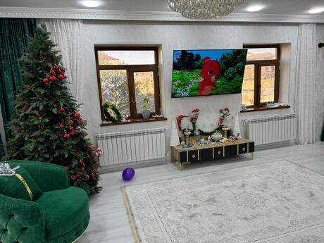 7 otaqlı həyət evi/bağ evi - Əmircan q. - 300 m²