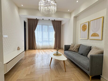 2-комн. новостройка - Насиминский  р. - 85 м²