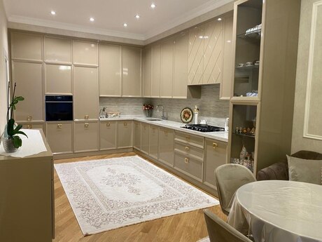 Kirayə 3 otaqlı mənzil, 140 m², Ağ şəhər: 1 600 ₼/ay 5