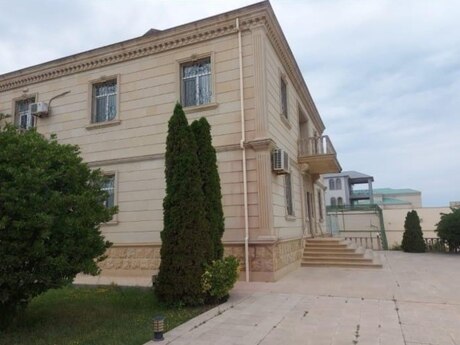 7 otaqlı həyət evi/bağ evi - Novxanı q. - 350 m²